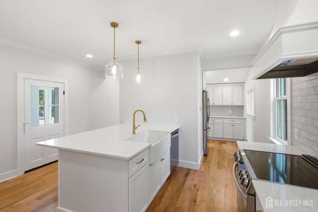 1 Cranbury Neck Road, Cranbury, NJ 08512