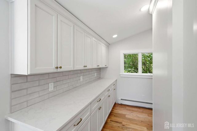 1 Cranbury Neck Road, Cranbury, NJ 08512