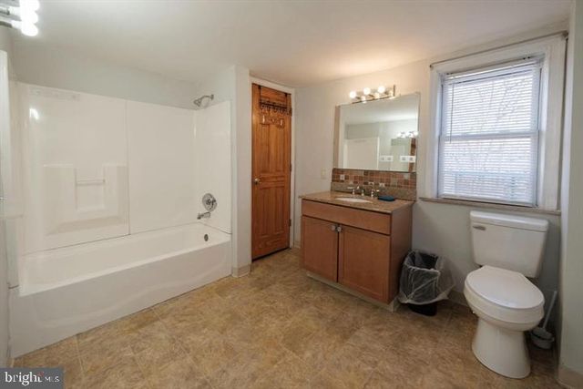 607 WEST LAWN AVE, Reading, PA 19609