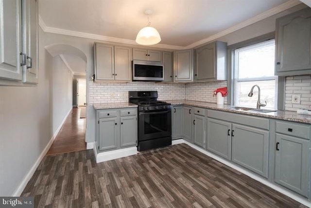 607 WEST LAWN AVE, Reading, PA 19609