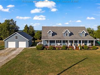 337 Buck Lick Road, Red House, WV 25168