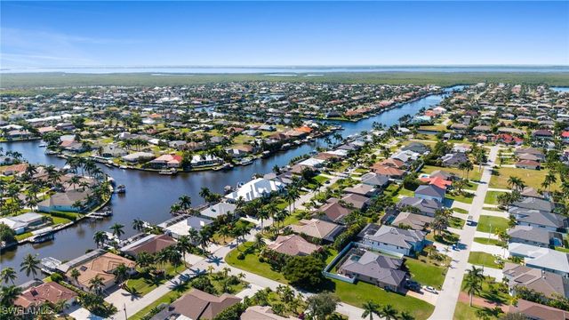 2215 SW 51st ST, Cape Coral, FL 33914