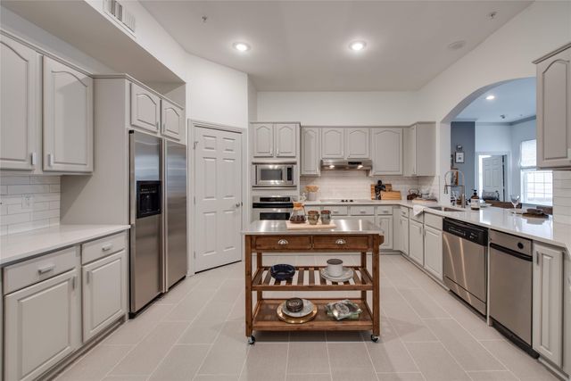 4201 Lomo Alto Drive 111, Highland Park, TX 75219