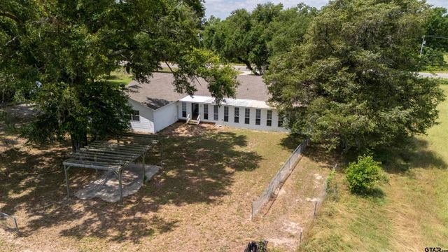 8677 State Hwy 19 S, Athens, TX 75751
