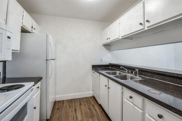 2200 E Trinity Mills Road 206, Carrollton, TX 75006