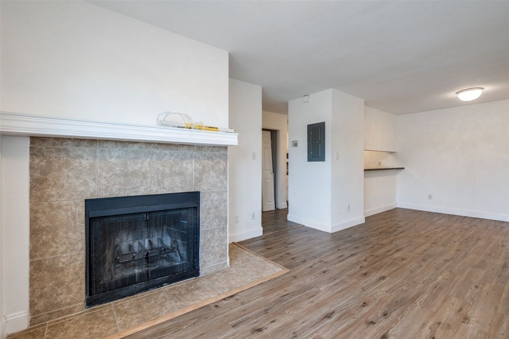 2200 E Trinity Mills Road 206, Carrollton, TX 75006