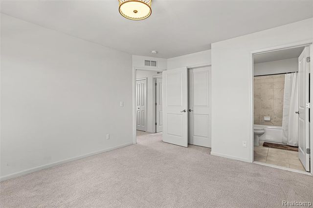 3211 Johanna Ware, Wixom, MI 48393