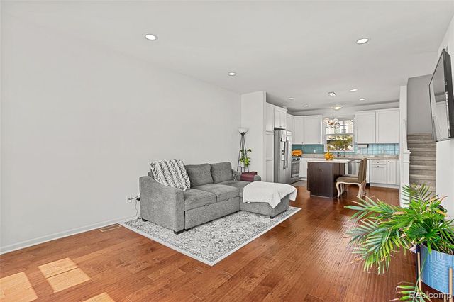 3211 Johanna Ware, Wixom, MI 48393