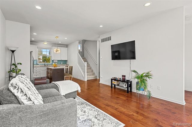 3211 Johanna Ware, Wixom, MI 48393