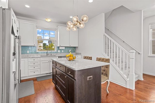 3211 Johanna Ware, Wixom, MI 48393