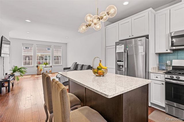3211 Johanna Ware, Wixom, MI 48393