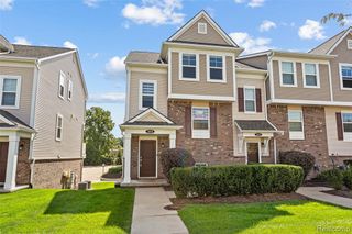 3211 Johanna Ware, Wixom, MI 48393