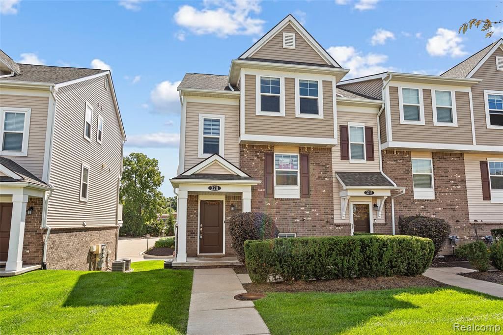 3211 Johanna Ware, Wixom, MI 48393