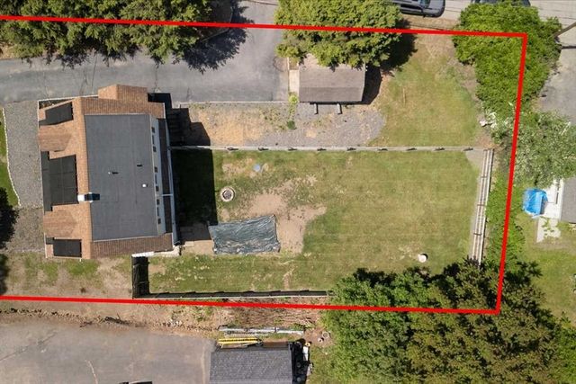 328 Stafford St, Leicester, MA 01611