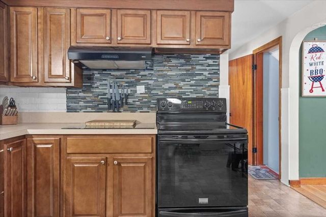328 Stafford St, Leicester, MA 01611
