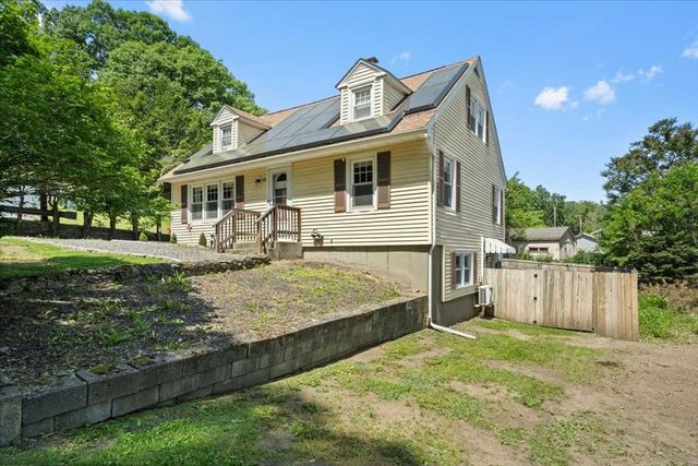 328 Stafford St, Leicester, MA 01611