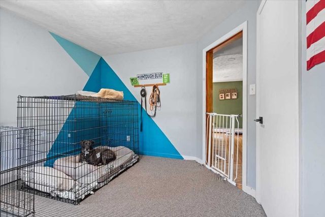 328 Stafford St, Leicester, MA 01611