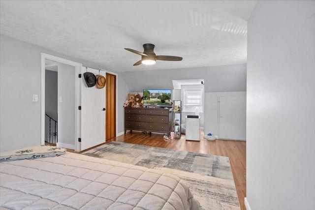 328 Stafford St, Leicester, MA 01611