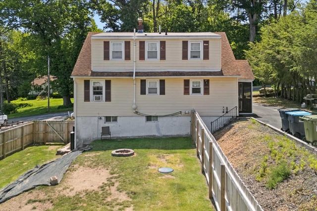 328 Stafford St, Leicester, MA 01611