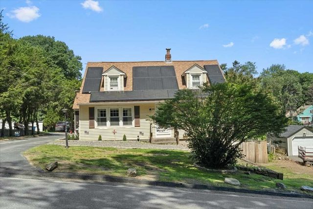 328 Stafford St, Leicester, MA 01611