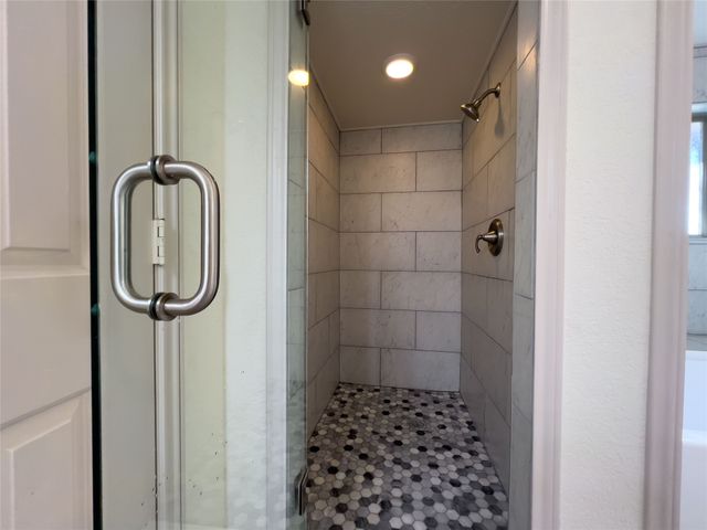 101 Village Gate Drive, Waxahachie, TX 75165