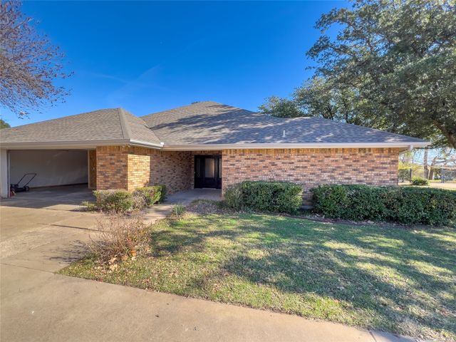 101 Village Gate Drive, Waxahachie, TX 75165