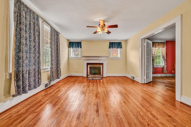 2704 Floraland DR NW, Roanoke, VA 24012