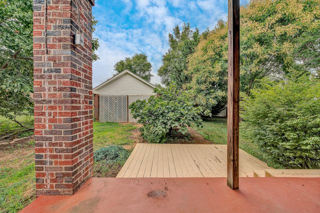 2704 Floraland DR NW, Roanoke, VA 24012