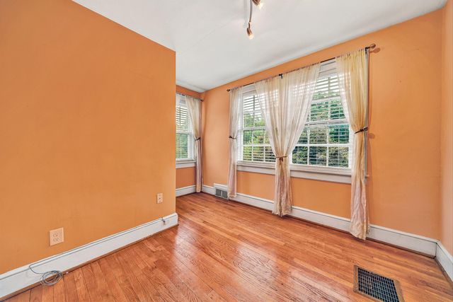 2704 Floraland DR NW, Roanoke, VA 24012