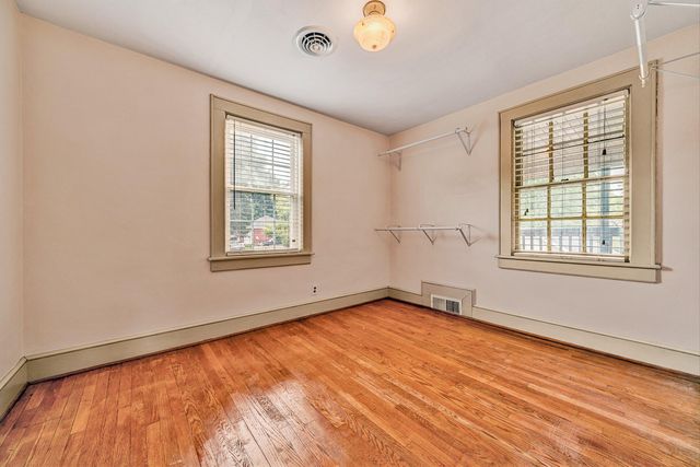 2704 Floraland DR NW, Roanoke, VA 24012