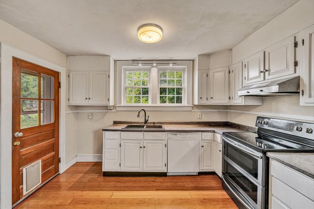 2704 Floraland DR NW, Roanoke, VA 24012