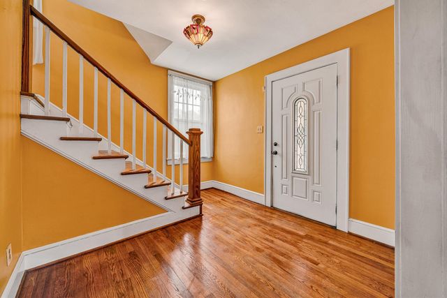 2704 Floraland DR NW, Roanoke, VA 24012