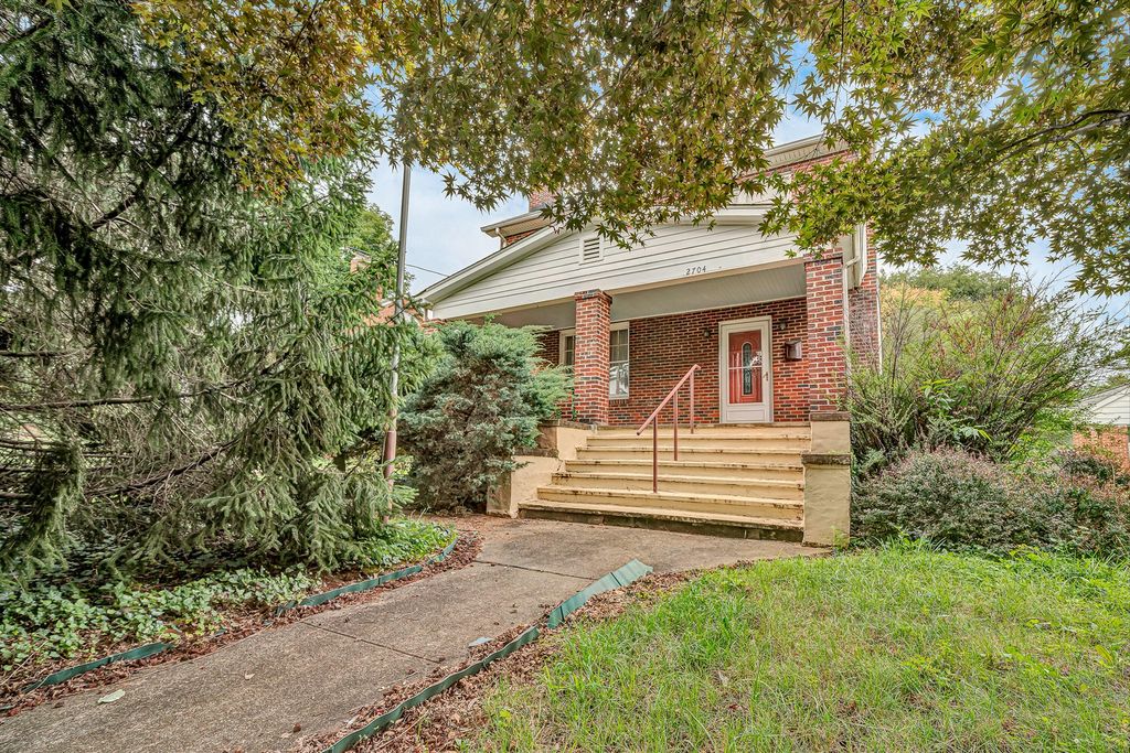2704 Floraland DR NW, Roanoke, VA 24012