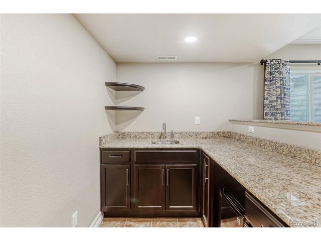 2760 Bridle Dr, Mead, CO 80542