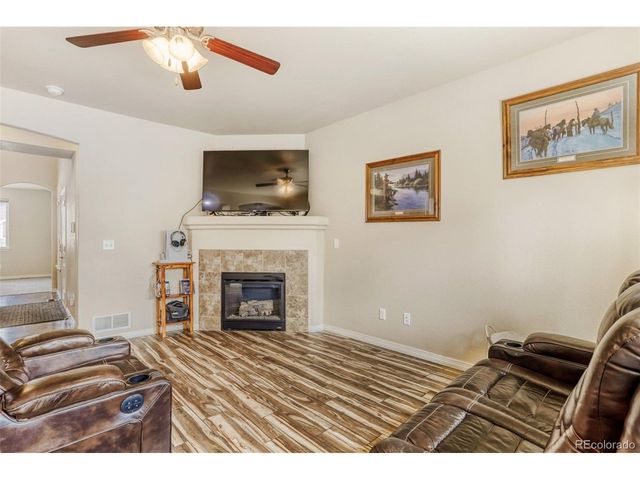 2760 Bridle Dr, Mead, CO 80542