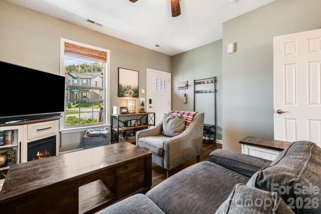 486 Cardwell Lane, Fletcher, NC 28732