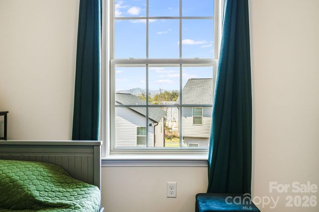 486 Cardwell Lane, Fletcher, NC 28732