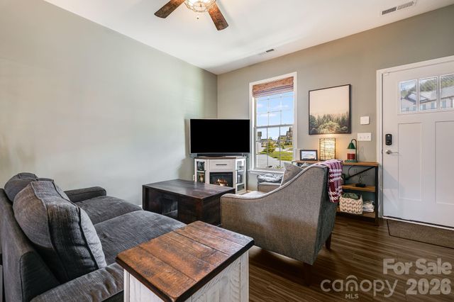 486 Cardwell Lane, Fletcher, NC 28732