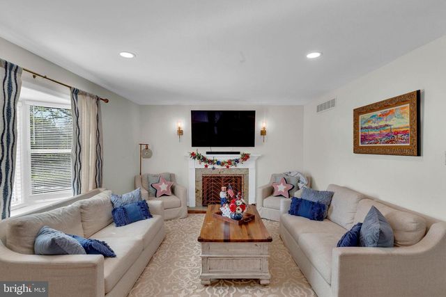 16 OLD DUTCH WAY, Harleysville, PA 19438