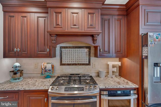16 OLD DUTCH WAY, Harleysville, PA 19438