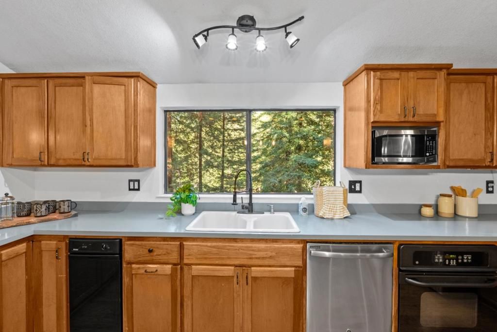 Image 8 of property listing at 150 High Street, Brookdale, CA 95007