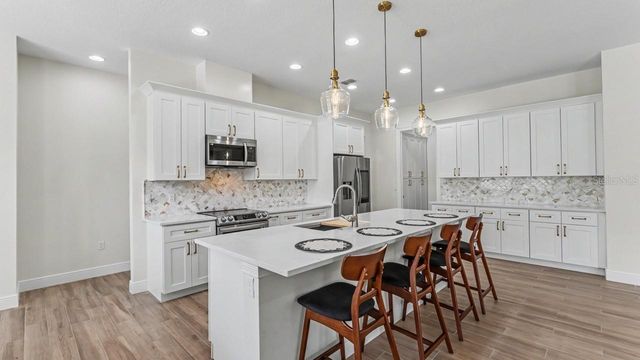 5701 CRESTVIEW DRIVE, Lady Lake, FL 32159