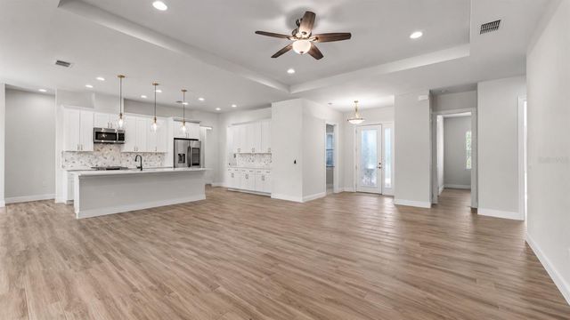 5701 CRESTVIEW DRIVE, Lady Lake, FL 32159