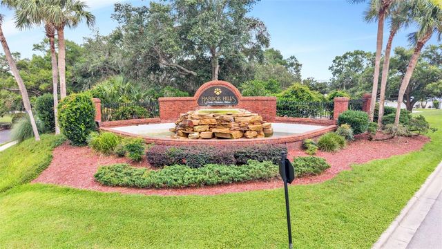 5701 CRESTVIEW DRIVE, Lady Lake, FL 32159