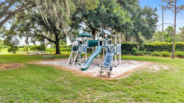 5701 CRESTVIEW DRIVE, Lady Lake, FL 32159