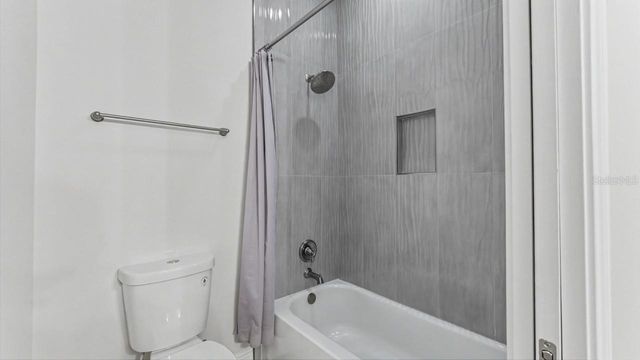 5701 CRESTVIEW DRIVE, Lady Lake, FL 32159