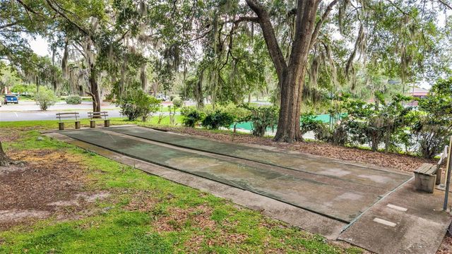 5701 CRESTVIEW DRIVE, Lady Lake, FL 32159