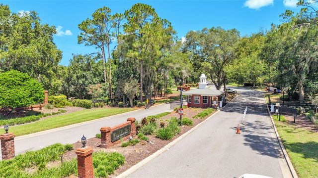 5701 CRESTVIEW DRIVE, Lady Lake, FL 32159