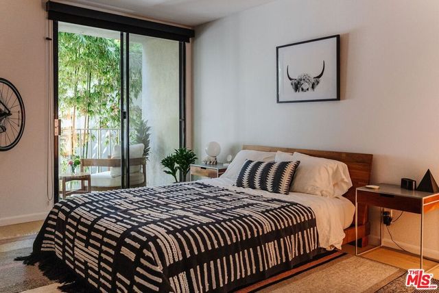 1230 N Sweetzer Avenue 204, West Hollywood, CA 90069