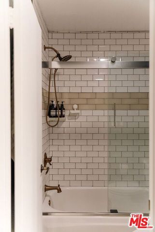 1230 N Sweetzer Avenue 204, West Hollywood, CA 90069